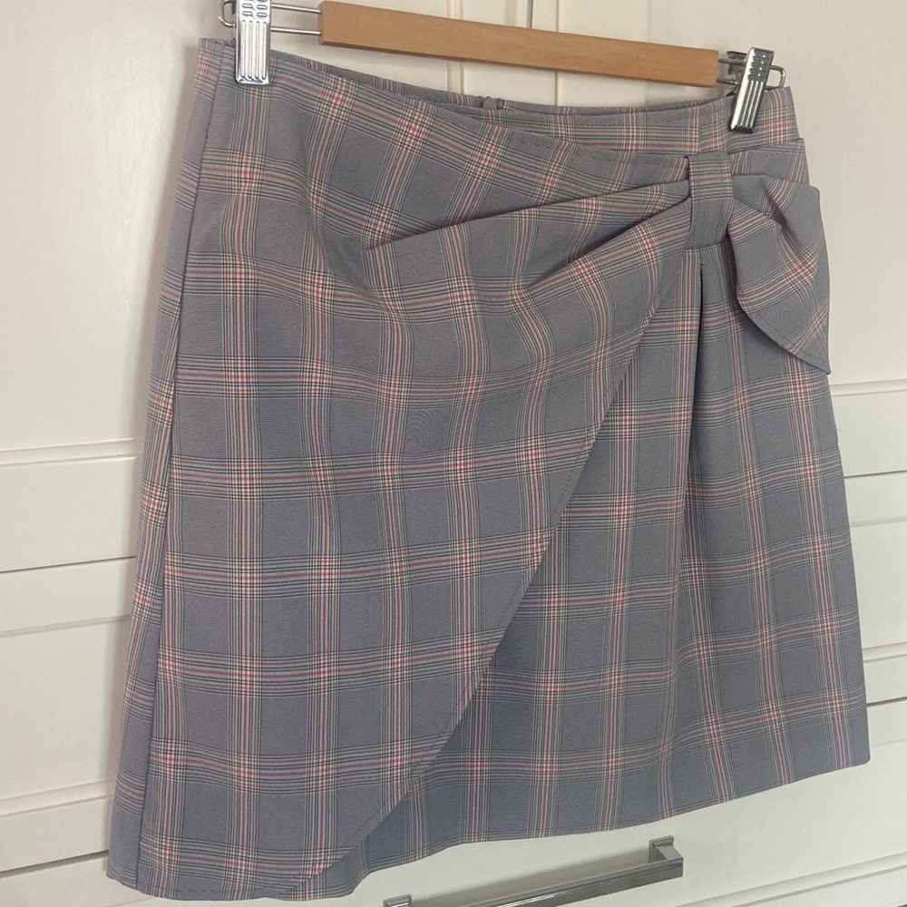 Oasis Gray and Pink Plaid Blazer - Picture 3 of 9